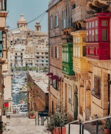 セント・ポールズ・ベイSea Breeze Penthouse And Terrace Qawra St Paul'S Bayアパートメント エクステリア 写真